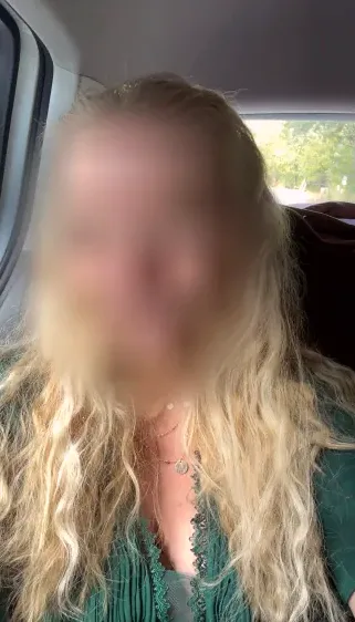 Amira, 29
