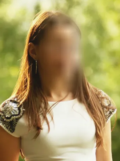 Cara, 35