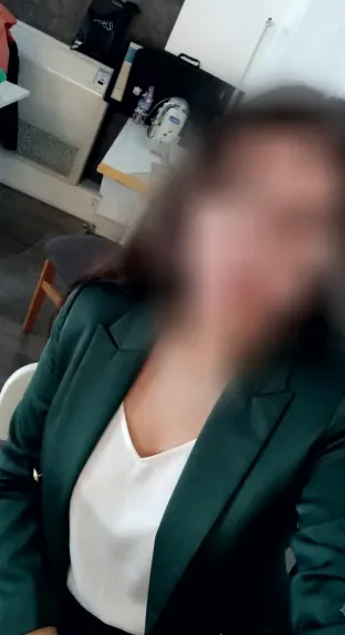 Carla, 27