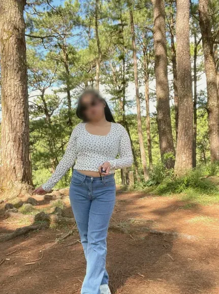 Daniela, 28