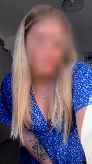 Melina, 22