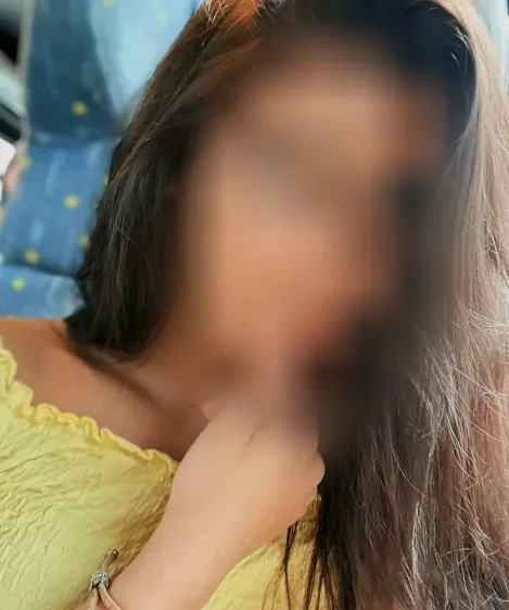 Mira, 25