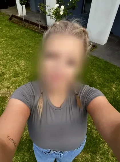 Vanessa, 30